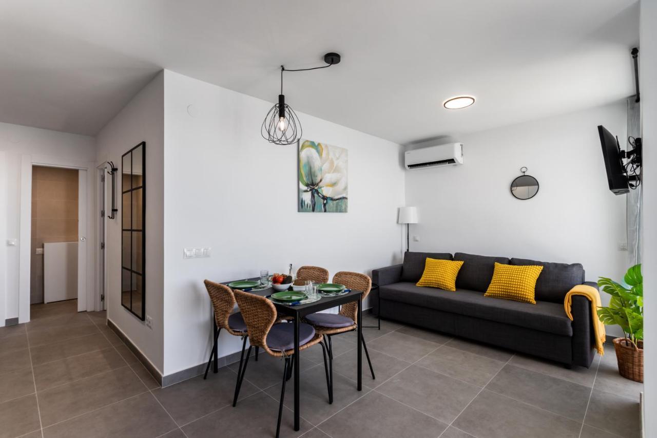 Sur Suites Palmeras 10 Фуeнхирола Екстериор снимка