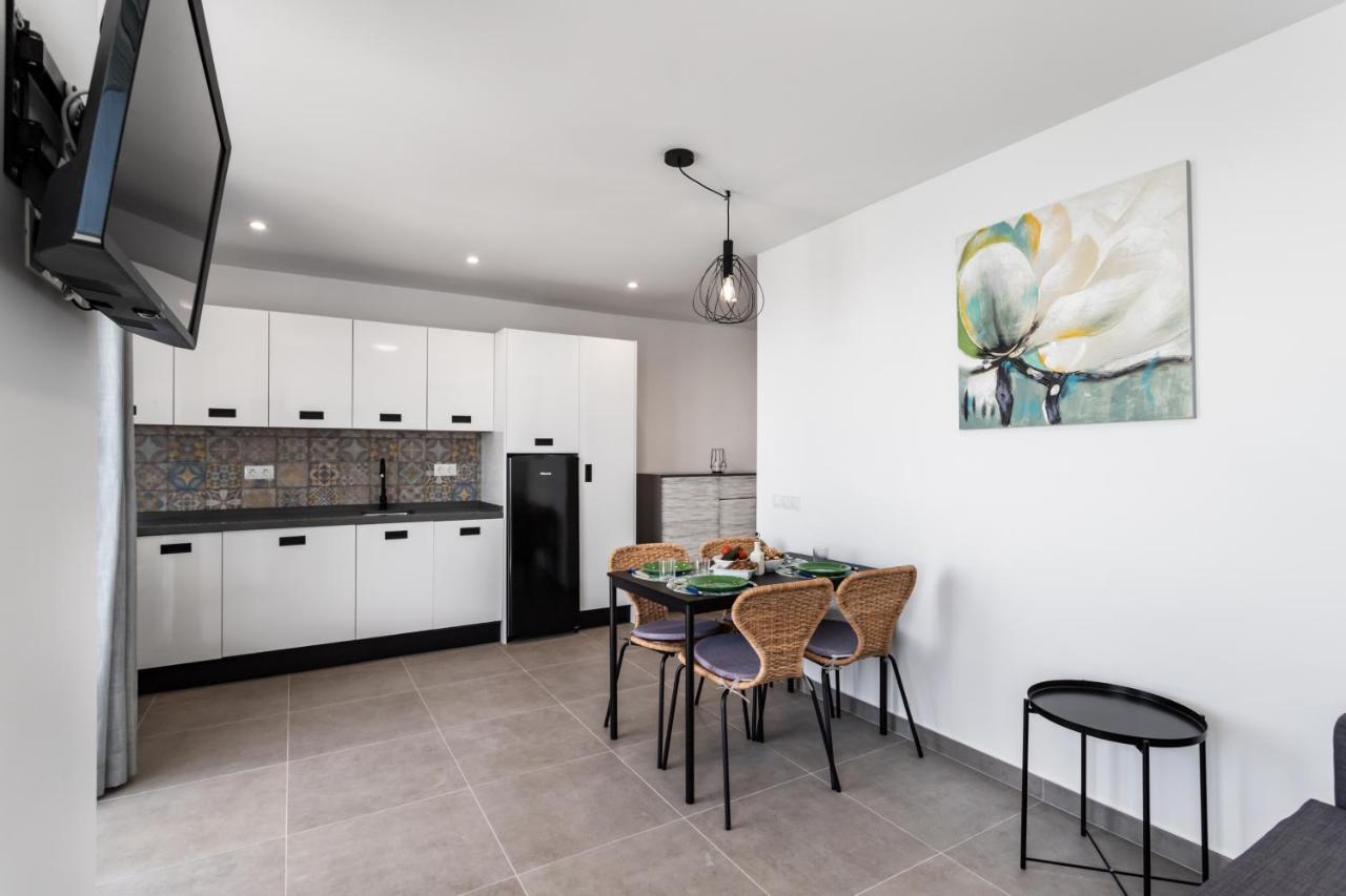 Sur Suites Palmeras 10 Фуeнхирола Екстериор снимка